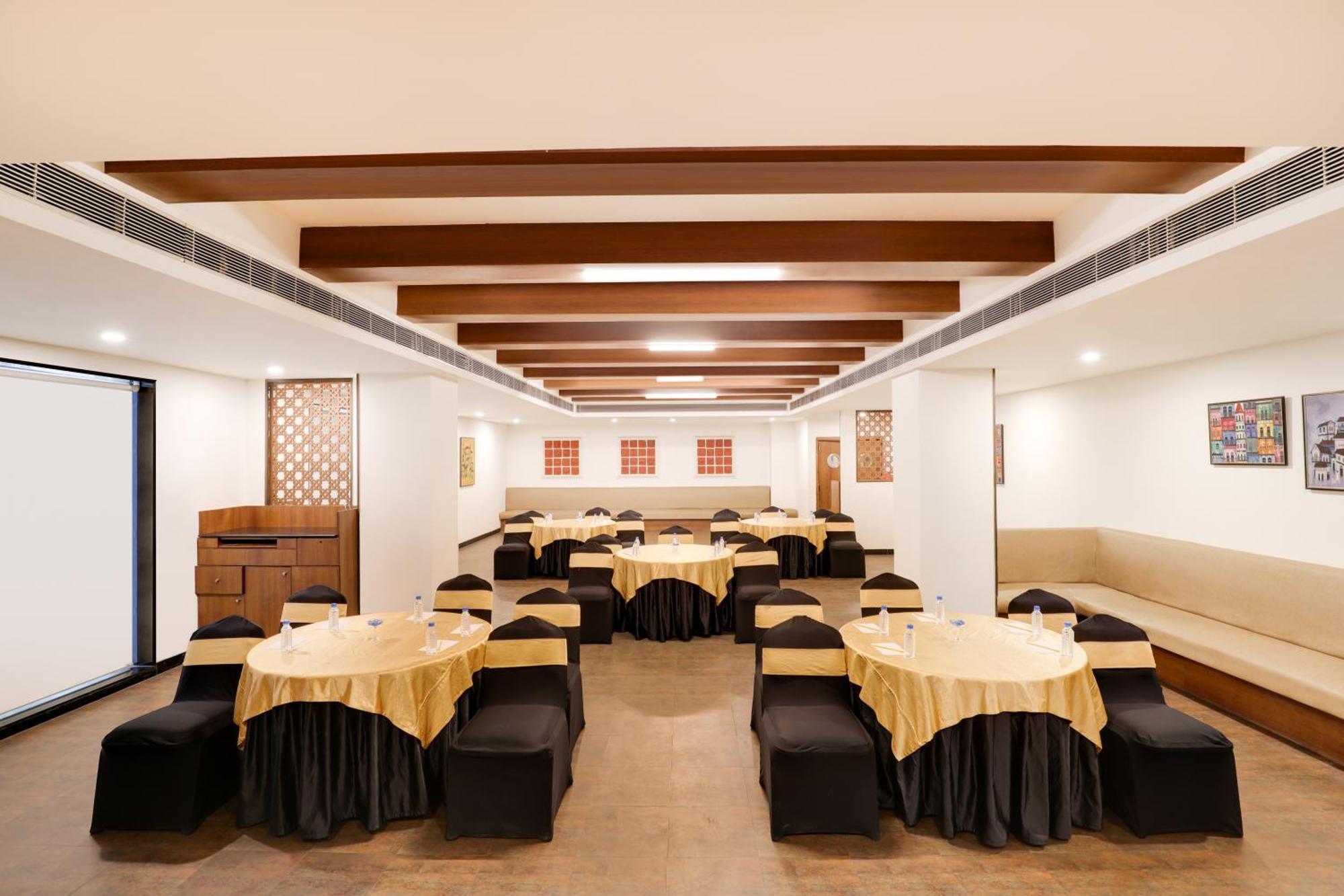 Lemon Tree Hotel, Indore Exterior foto