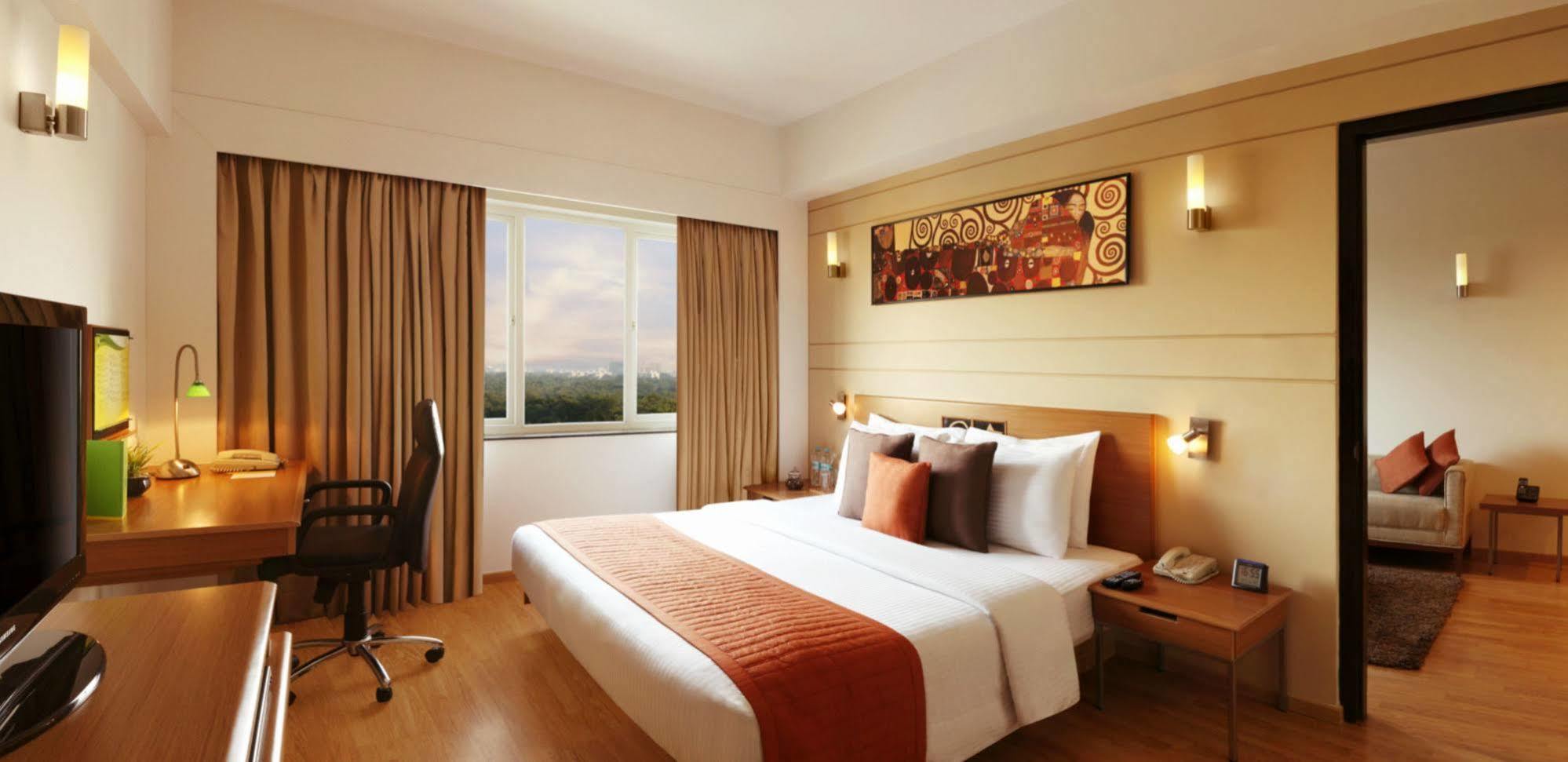 Lemon Tree Hotel, Indore Exterior foto